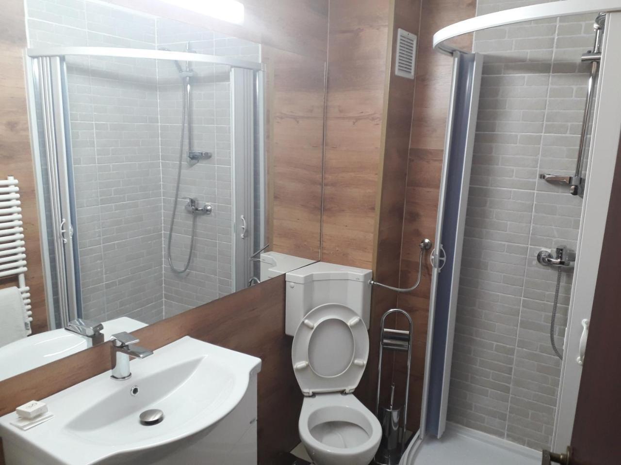 Royal Bucovina Residence Adults Only-Self Check-In Câmpulung Moldovenesc Eksteriør bilde